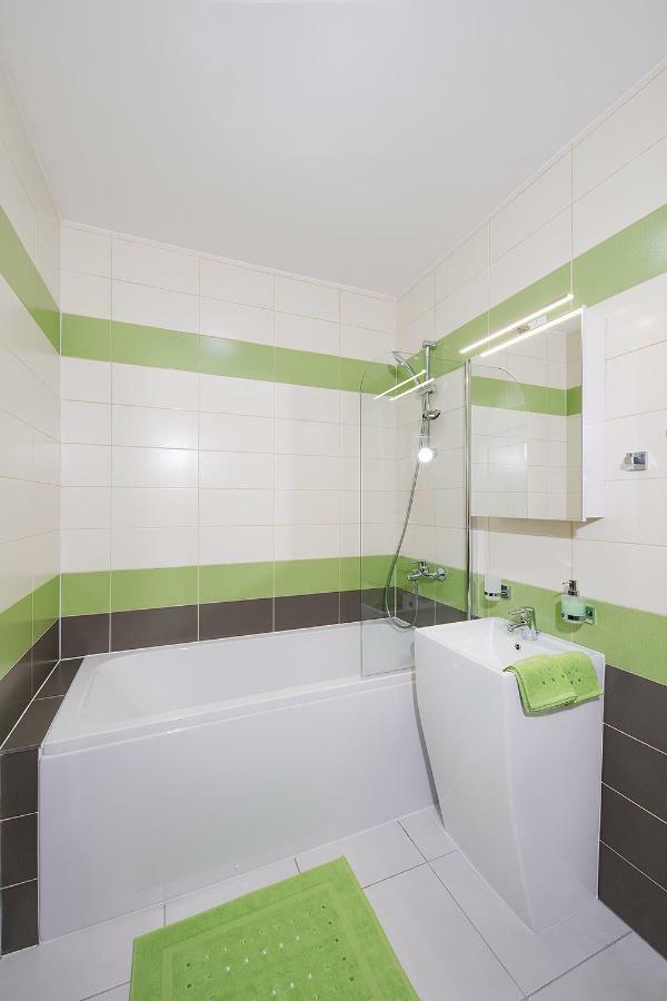 Apartment Near City Centre With Parking Place Prague Exterior photo